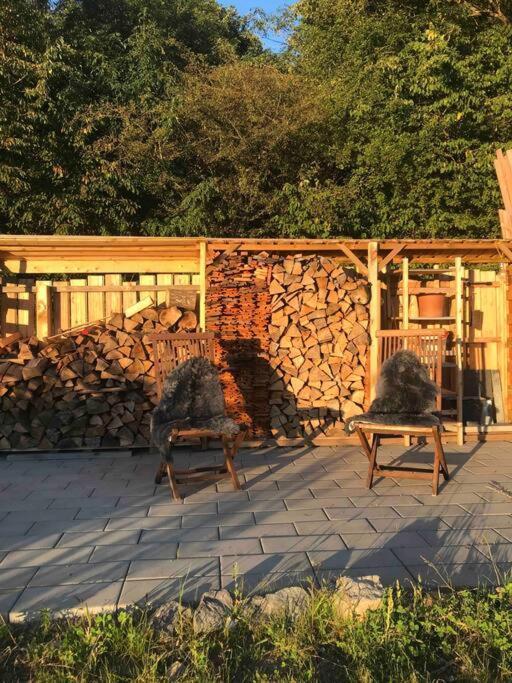 Eifelhausaufzeit-Vulkaneifel-Architekten-Chalet Mit Sauna Im Vulkankrater Immerath ภายนอก รูปภาพ