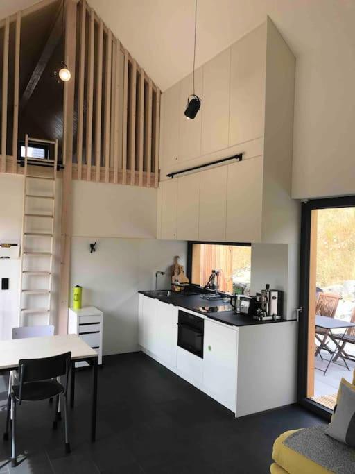 Eifelhausaufzeit-Vulkaneifel-Architekten-Chalet Mit Sauna Im Vulkankrater Immerath ภายนอก รูปภาพ